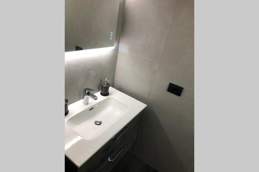 Marghera District Apartment Milan Bagian luar foto